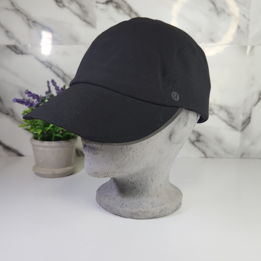 Lululemon Cap. Black. Running Hat WovenAir